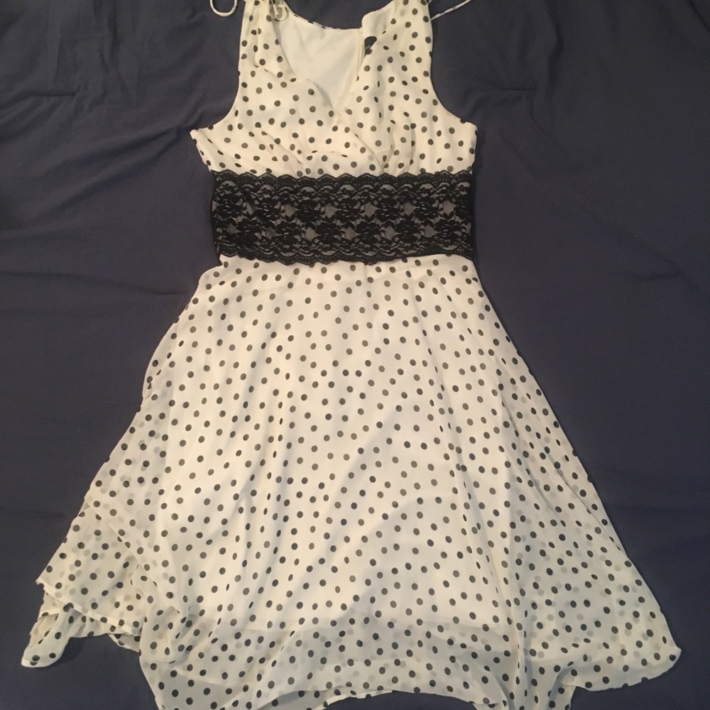 Lace and polka dot flowy dress. Connected brand